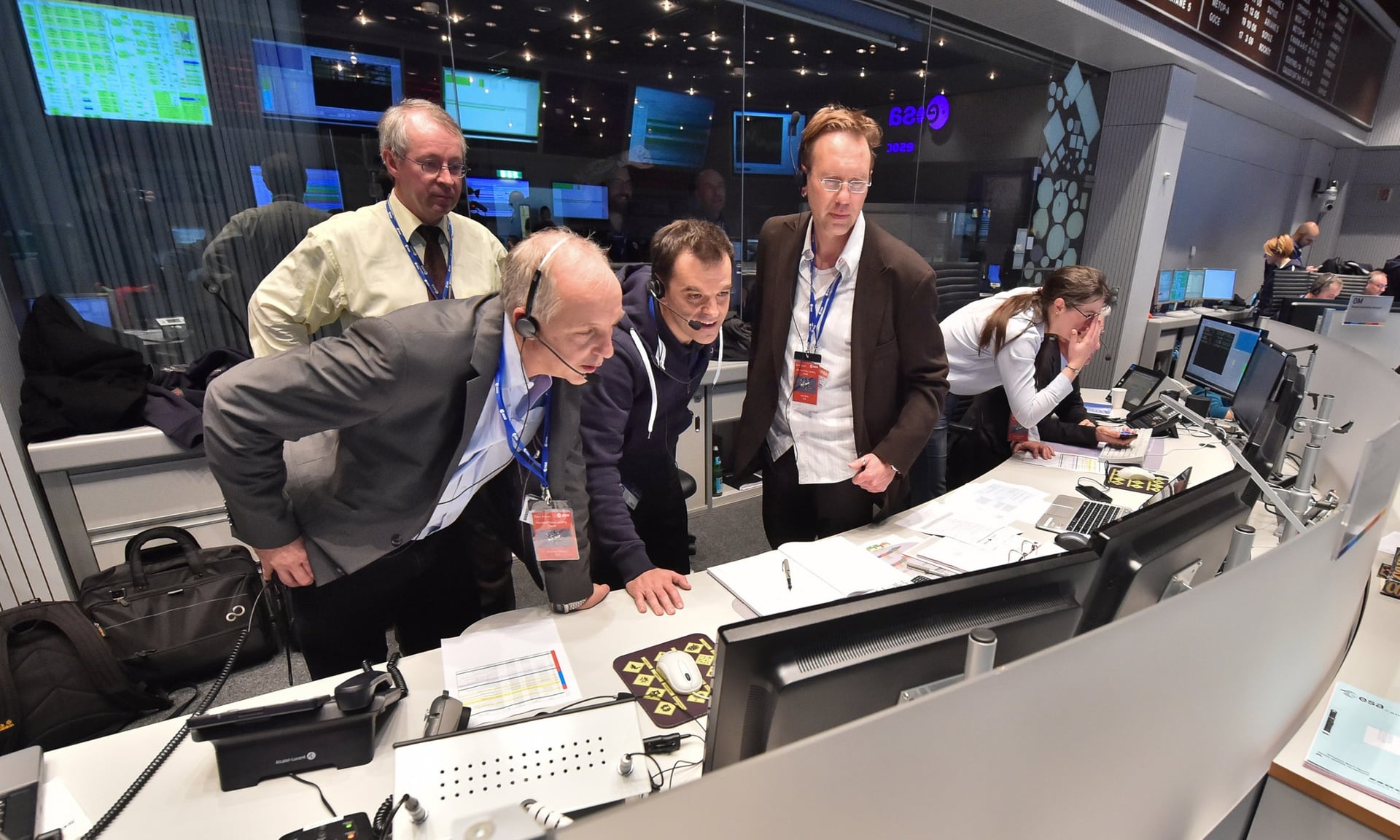 ESA staff during Philae landing